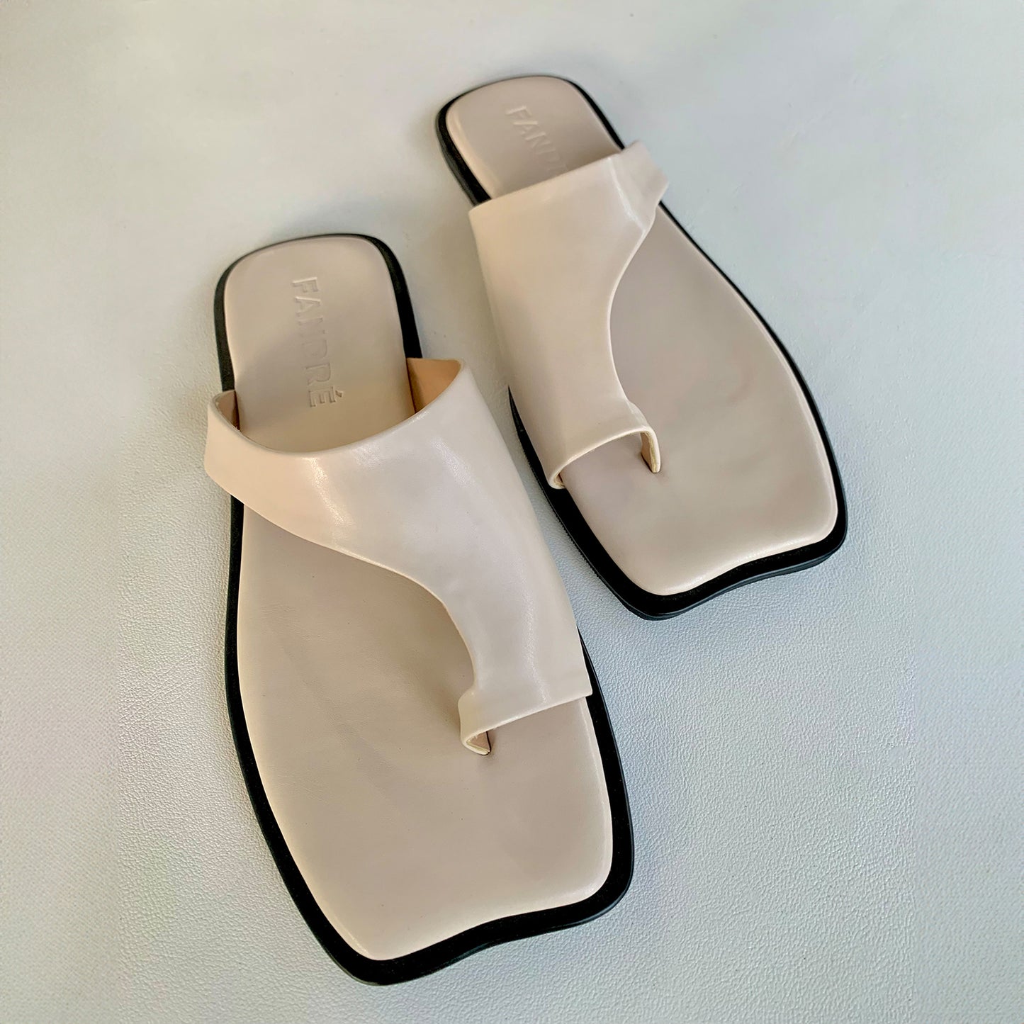 LEONORÉ - Women's Flat Sandals